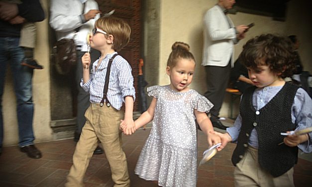 Firenze, Chiostro di San Lorenzo, inedita passerella per il Centro Aiuto alla Vita