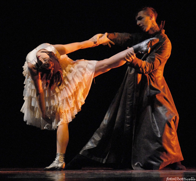 Monteverde presenta Coppelia