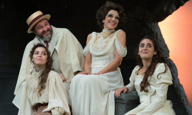 NEL GIARDINO DELLE VITE BIFORCATE