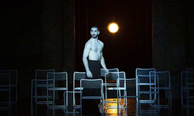 Oltre il testo, dentro il mito