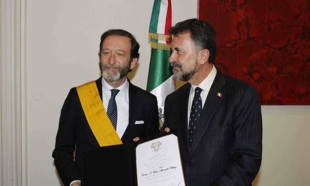 L’Ambasciatore della Repubblica Federale di Germania in Italia Viktor Elbling, insignito dell’onorificenza dell’Ordine dell’Águila Azteca