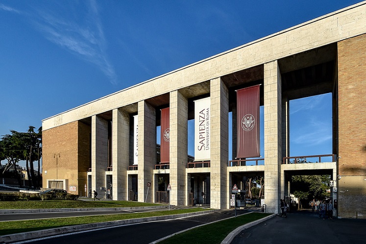 Polarizzazione politica e interazioni sui social: esistono schemi comuni a livello internazionale