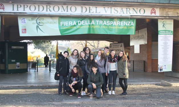 Le “100 sedie bianche” di Renato Iannì all’Ippodromo del Visarno